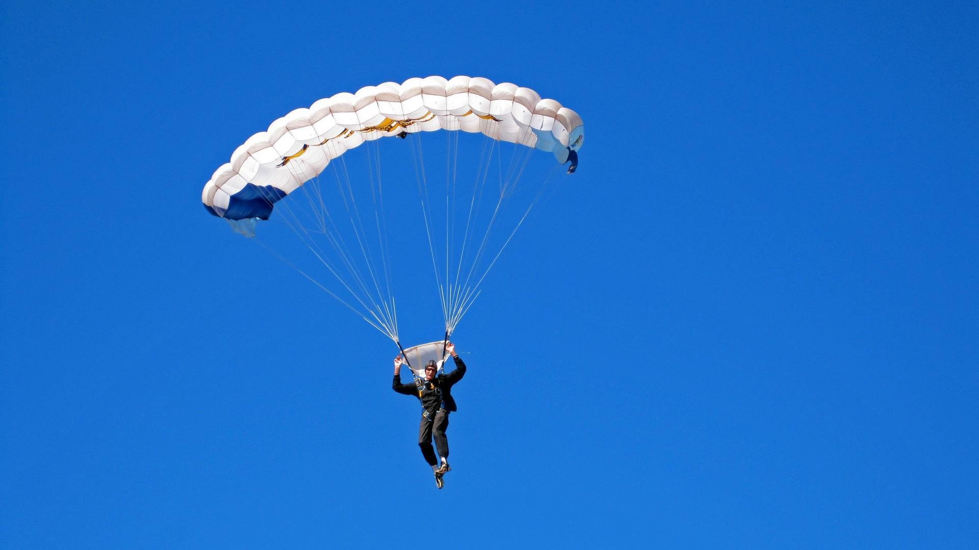 NBA选秀热门新秀受伤，或将缺席新赛季，nba新秀被选中可以不去吗